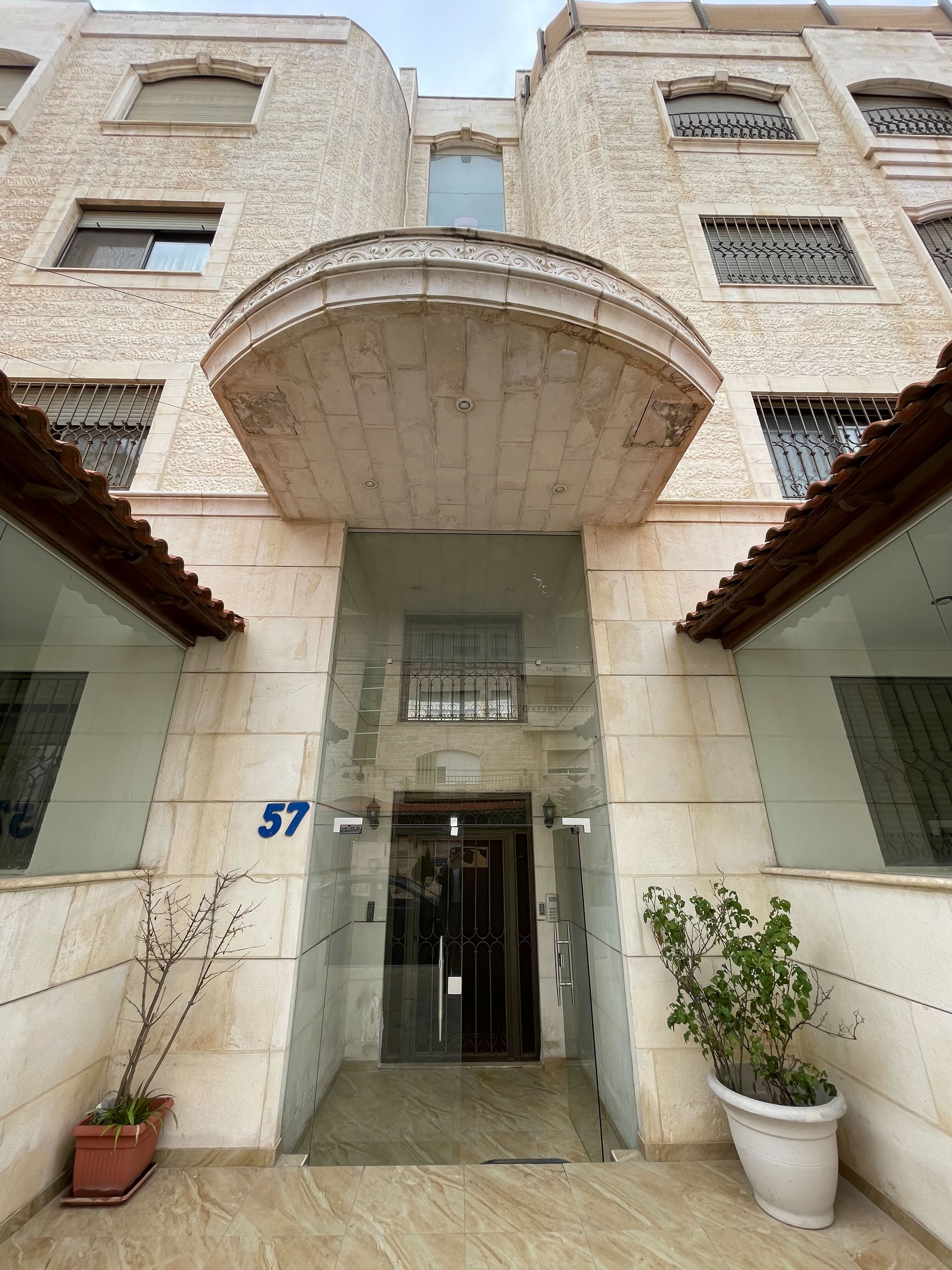 Luxurious 6-Bedroom Duplex in Khalda