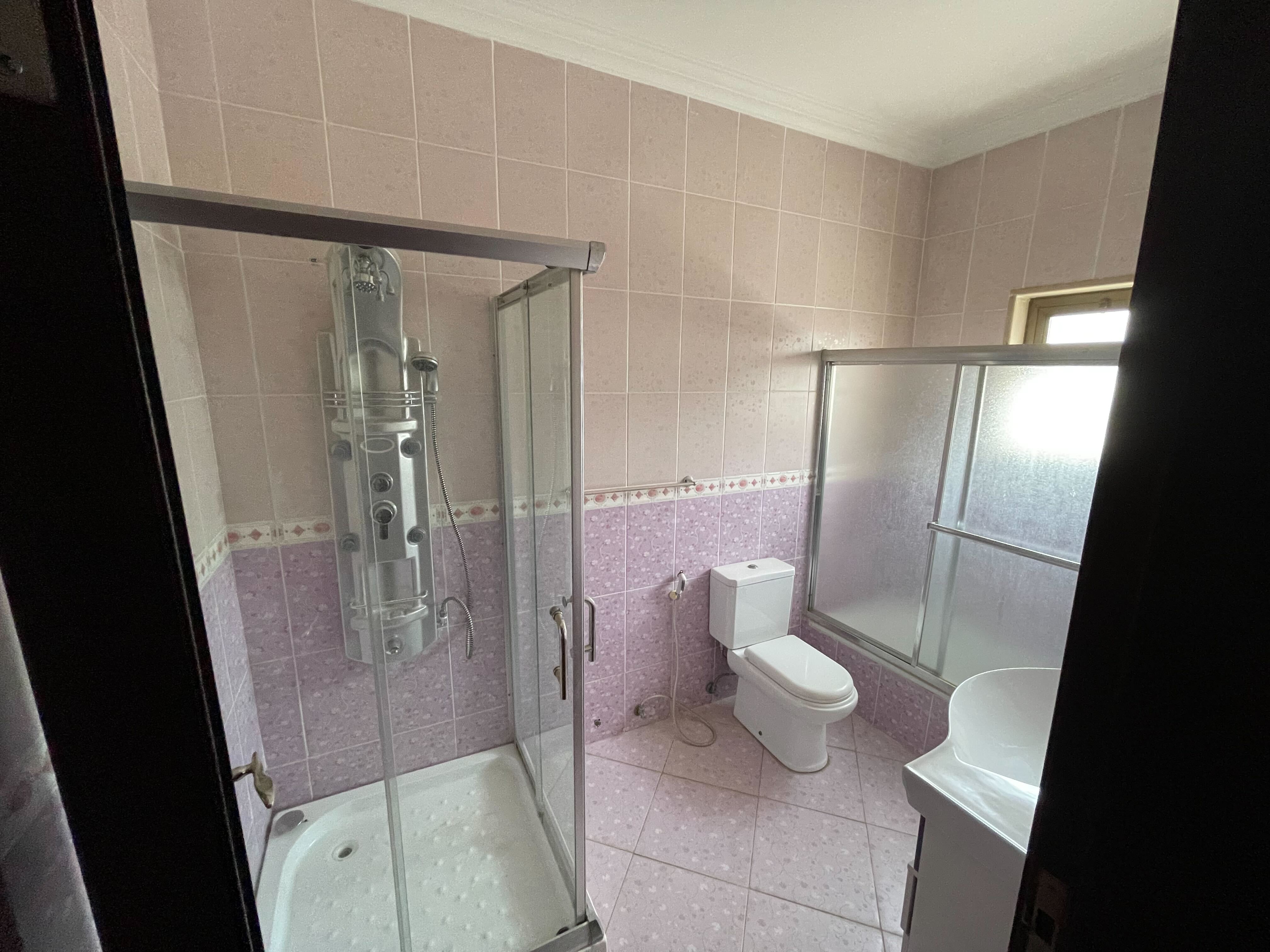 Luxurious 6-Bedroom Duplex in Khalda