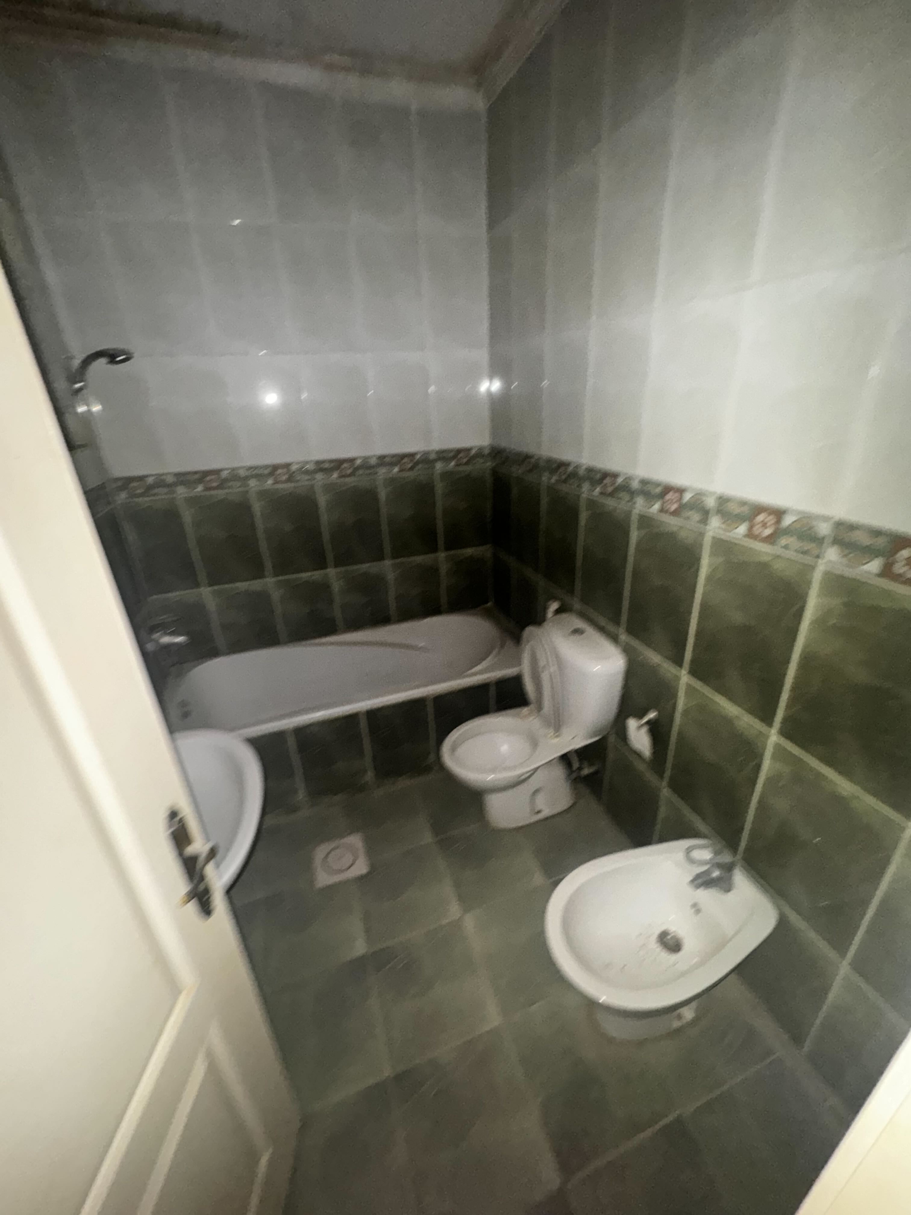 Spacious 4-Bedroom Apartment at a Preferential Price in Tlaa Al Ali