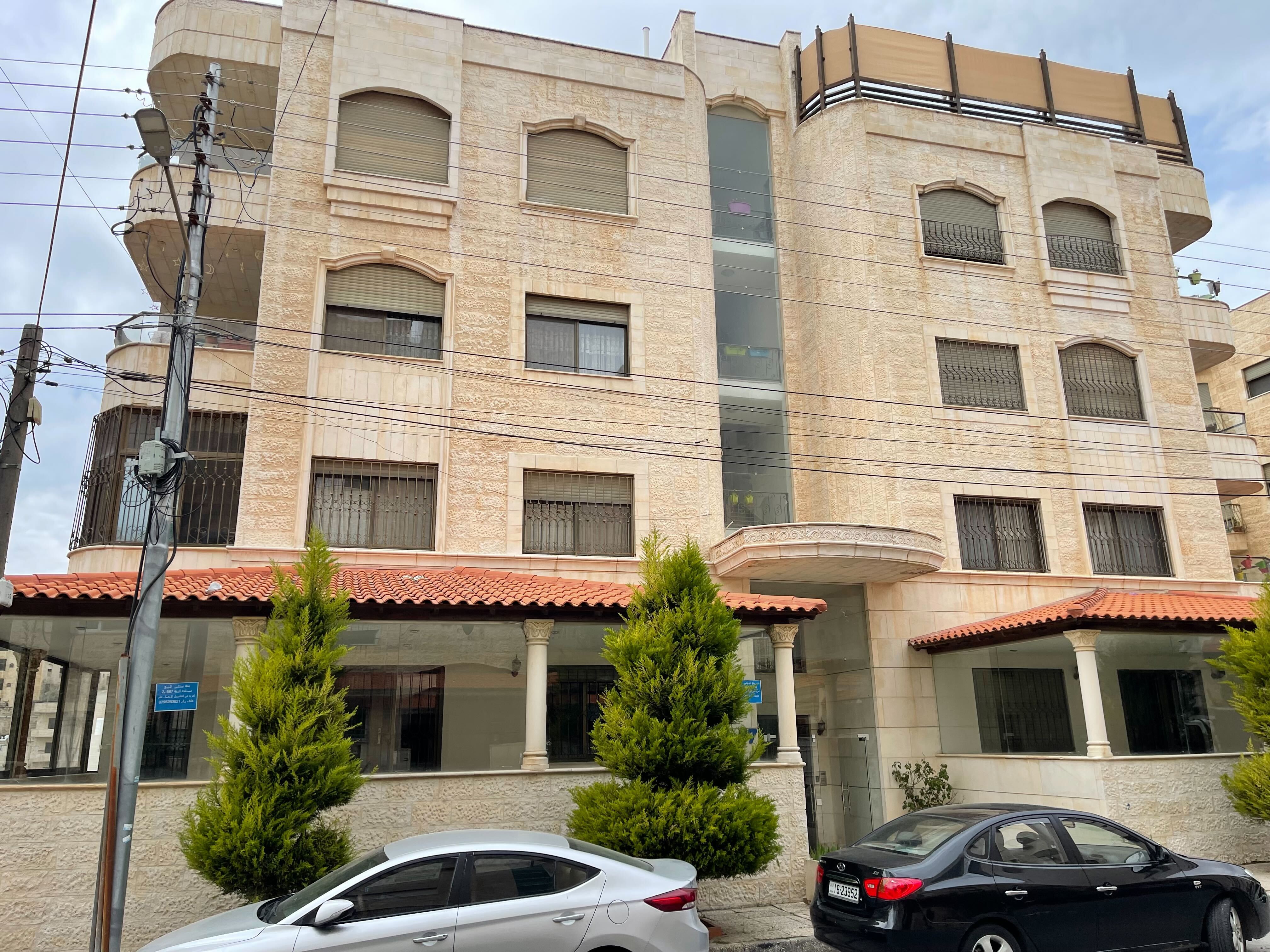 Luxurious 6-Bedroom Duplex in Khalda