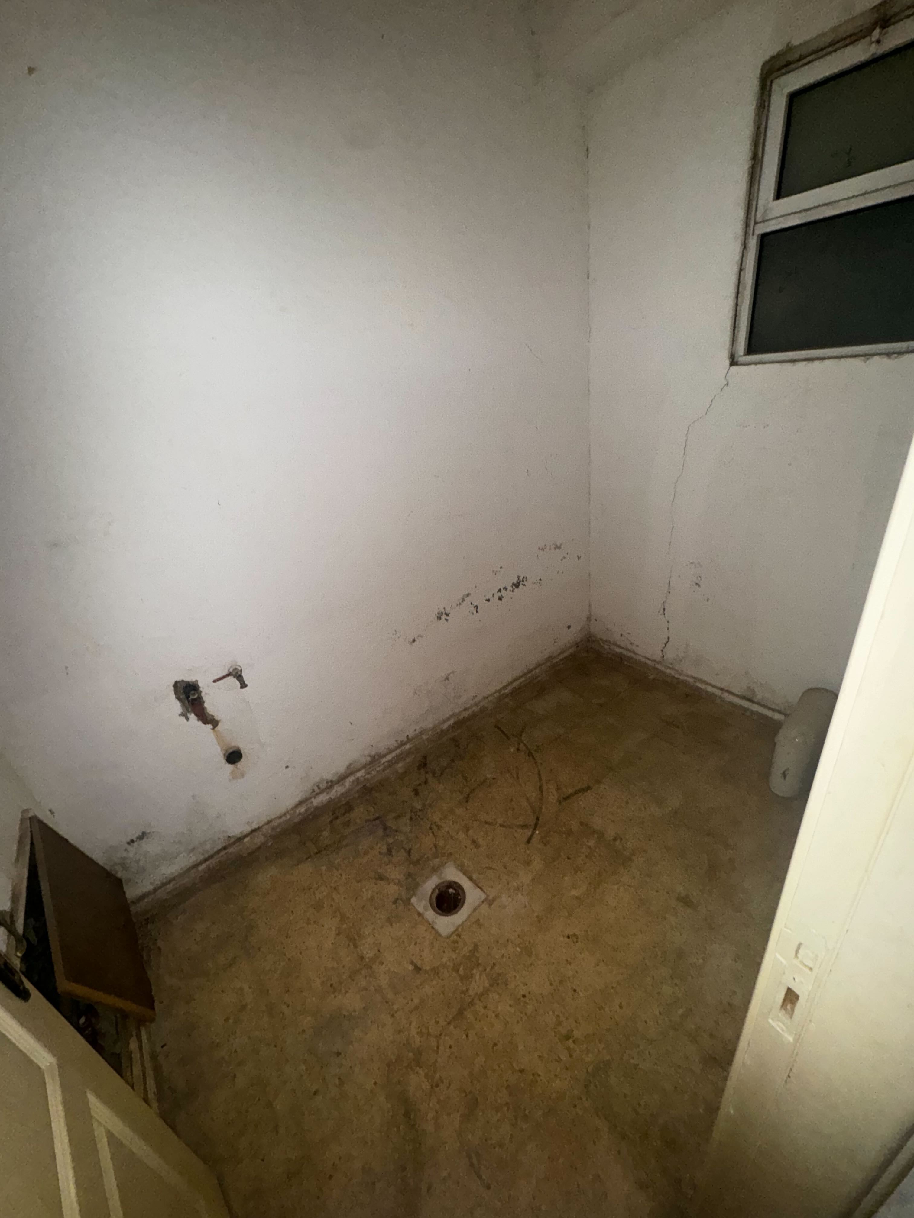 Spacious 4-Bedroom Apartment at a Preferential Price in Tlaa Al Ali
