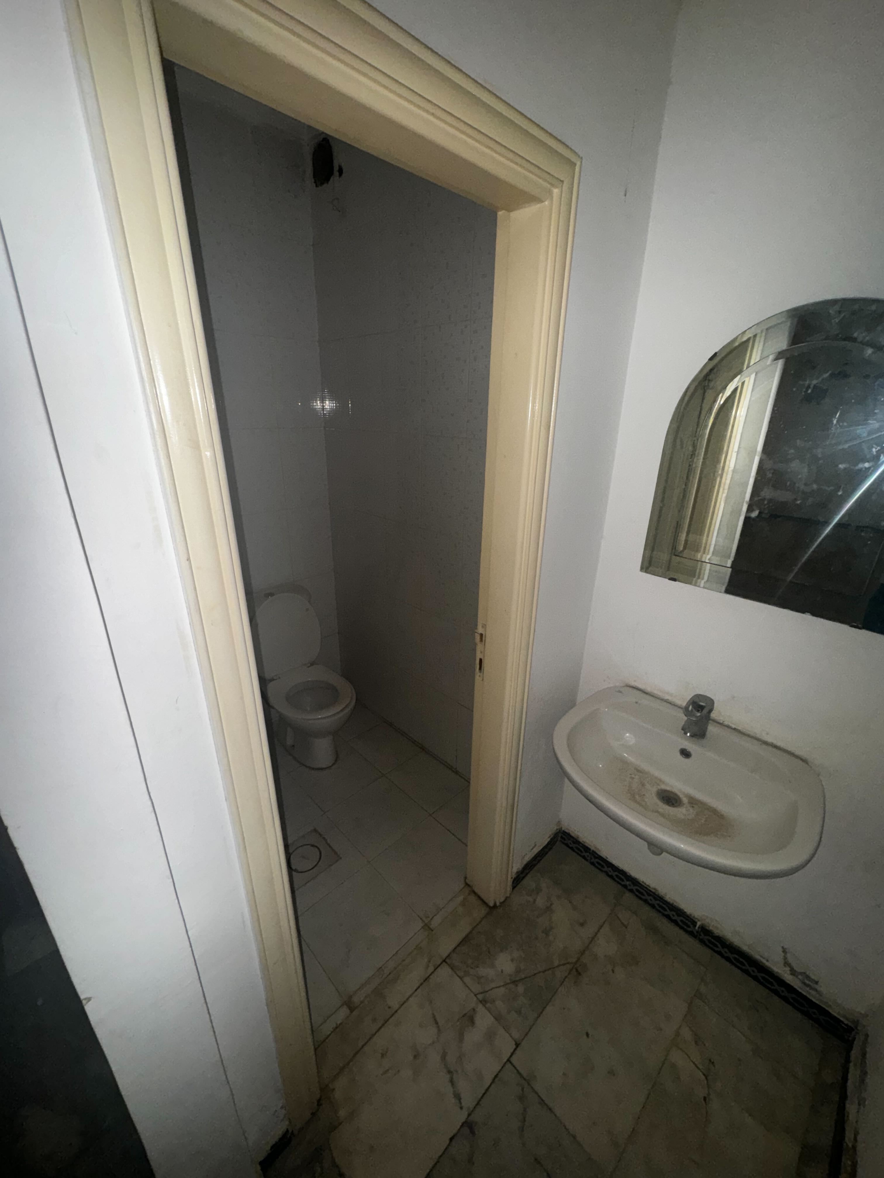 Spacious 4-Bedroom Apartment at a Preferential Price in Tlaa Al Ali